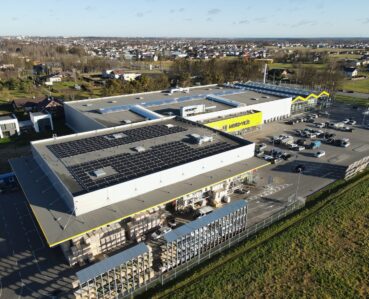 Saulės elektrinė ant Moki Veži Graliavoje stogo.