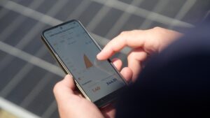 Saulės elektrinės efektyvumo tikrinimas